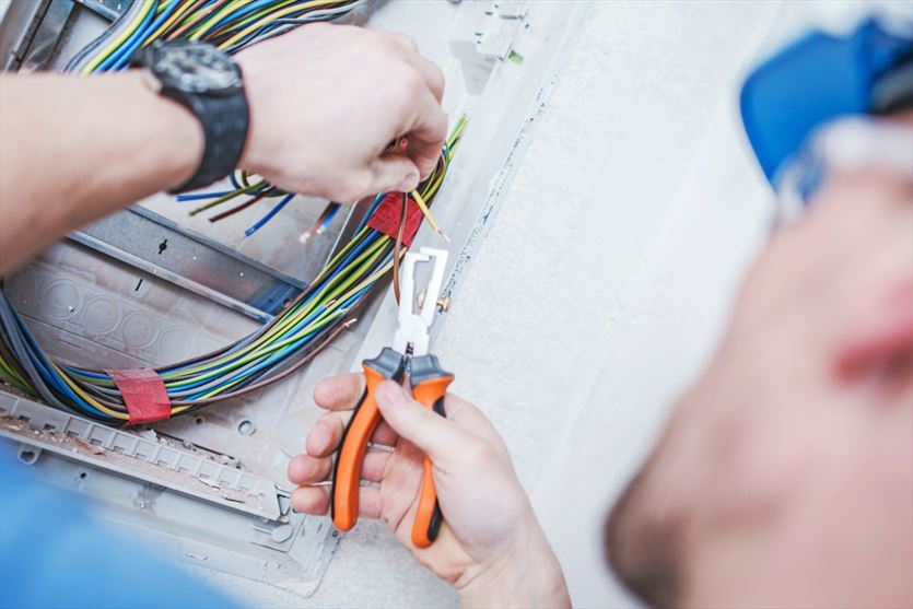 Instalacje elektryczne - montaż, remonty, naprawa, Eloa Dariusz Sieradzki, Rybie
